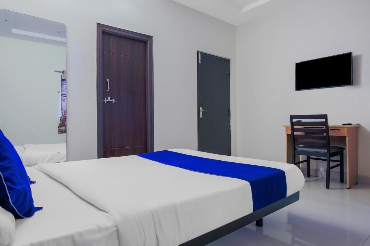 Oyo Silverkey 74581 Nallagandla Hotel Hyderabad Exterior photo